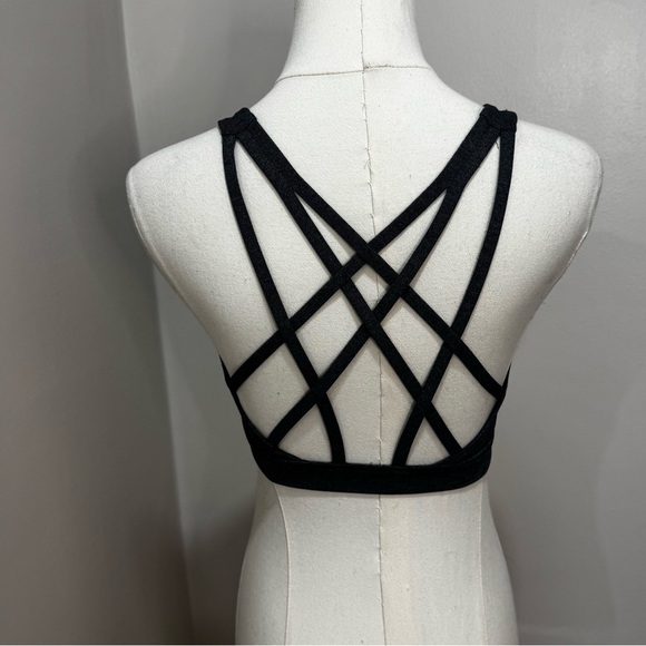 Lululemon free to be serene sports bra black size 4 (have 6 total) - Picture 3 of 5